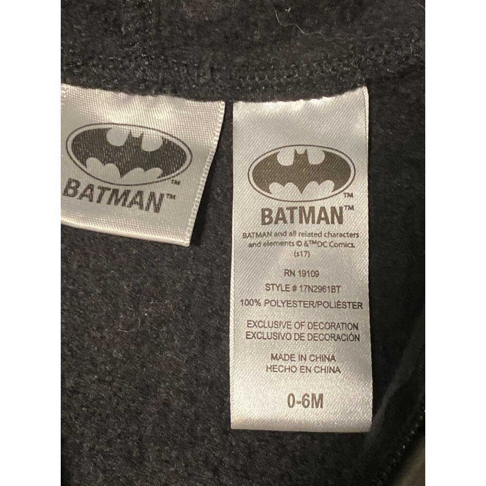 Baby Batman Hooded Romper With Cape 0-6M  Batman Themed  HALLOWEEN Costume - Picture 3 of 5